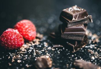 berries-chocolates-delicious-918327